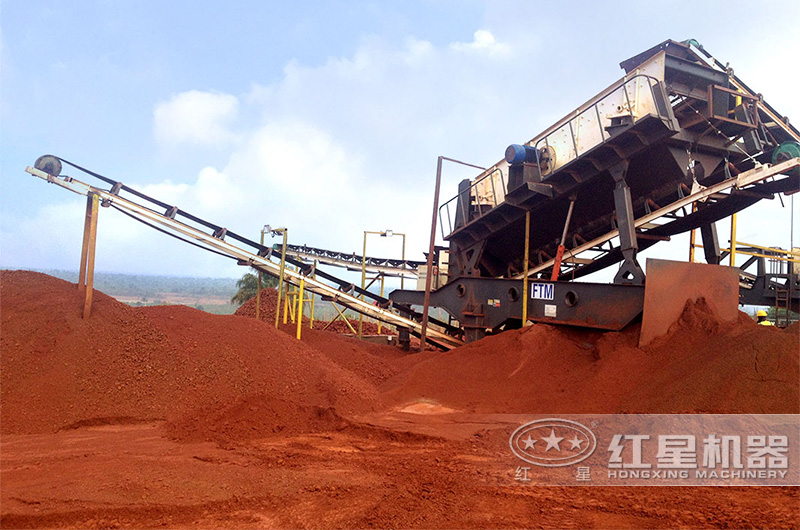 移動(dòng)式廢舊紅磚粉碎機(jī)現(xiàn)場(chǎng) 移動(dòng)式廢舊紅磚粉碎機(jī)現(xiàn)場(chǎng)