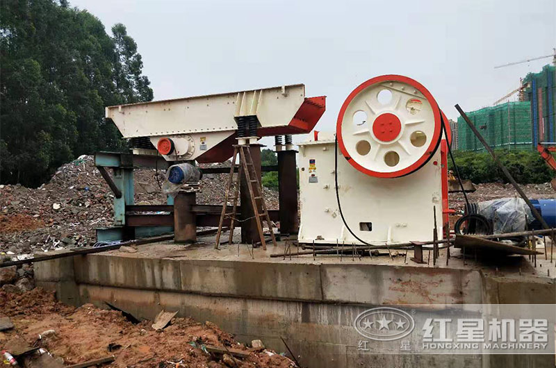 安徽客戶時(shí)產(chǎn)160噸電石破碎生產(chǎn)線現(xiàn)場 安徽客戶時(shí)產(chǎn)160噸電石破碎生產(chǎn)線現(xiàn)場