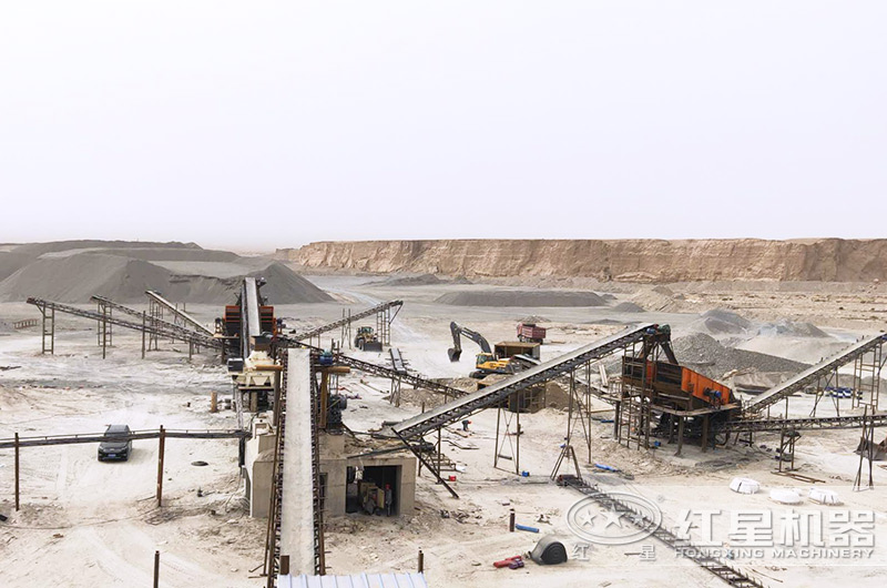 重錘式破碎機現(xiàn)場 重錘式破碎機現(xiàn)場