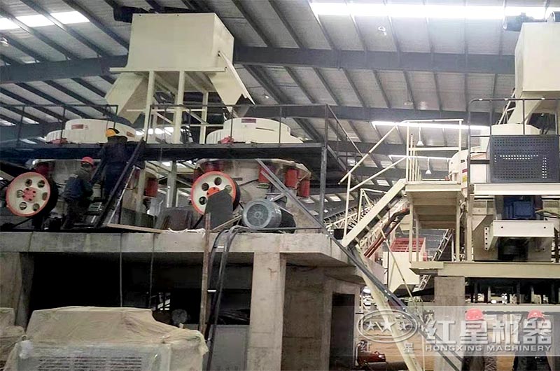 全液壓圓錐破碎機現(xiàn)場 全液壓圓錐破碎機現(xiàn)場