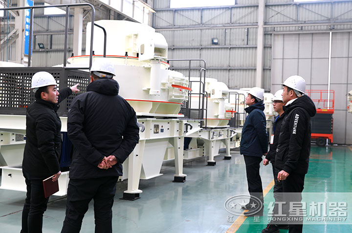 用戶(hù)來(lái)廠(chǎng)考察，有業(yè)務(wù)經(jīng)理現(xiàn)場(chǎng)報(bào)價(jià)